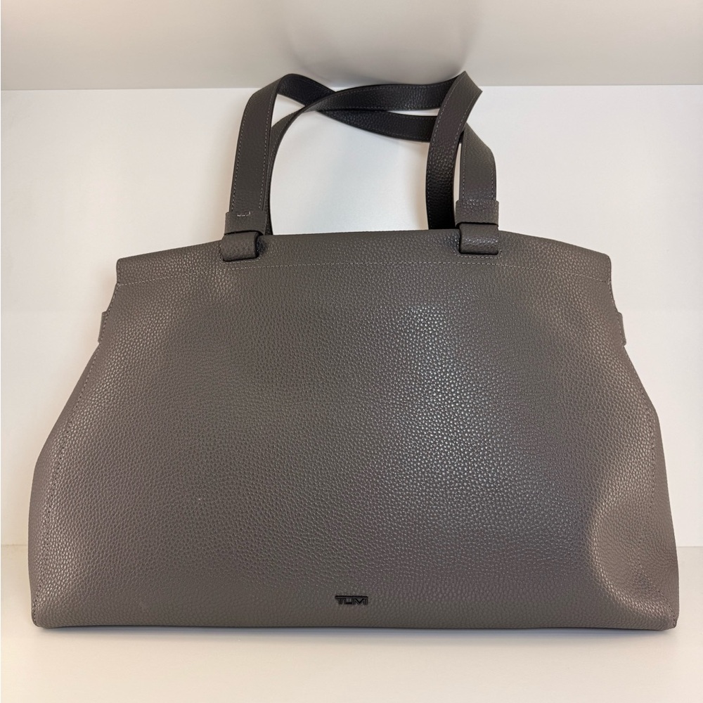 Pre Owned Tumi Grey Leather Pebbled Travel Tote